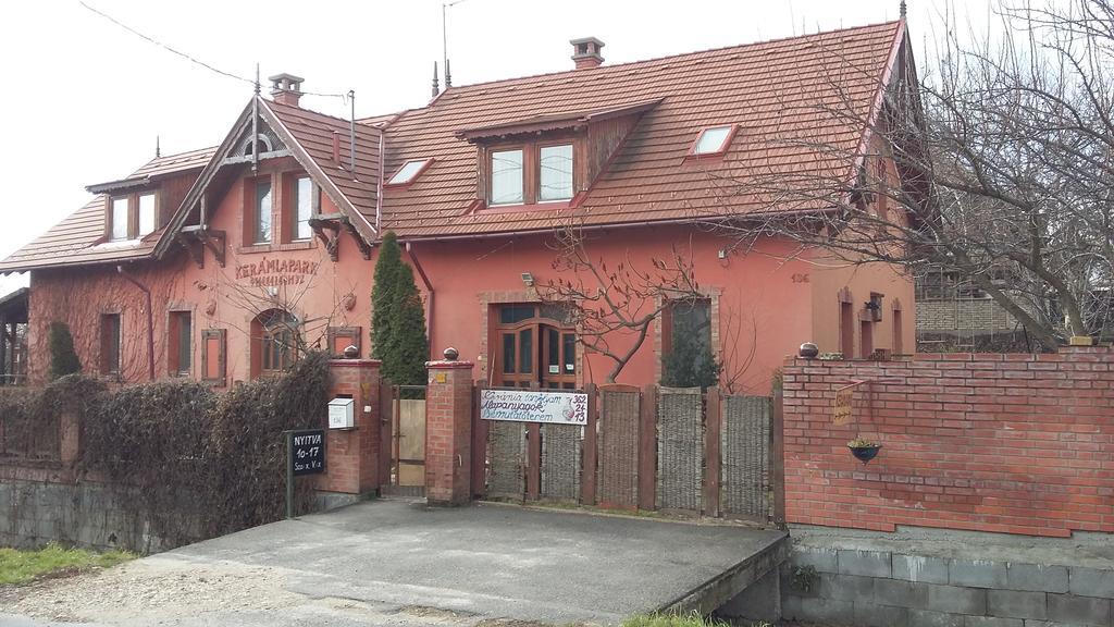 Keramiapark Guesthaus Hotel Budapest Exterior photo